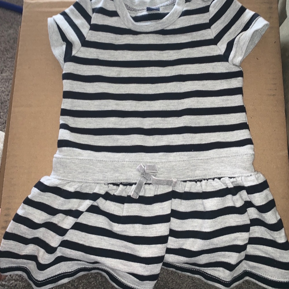 Gray and black gap dress size 18-24